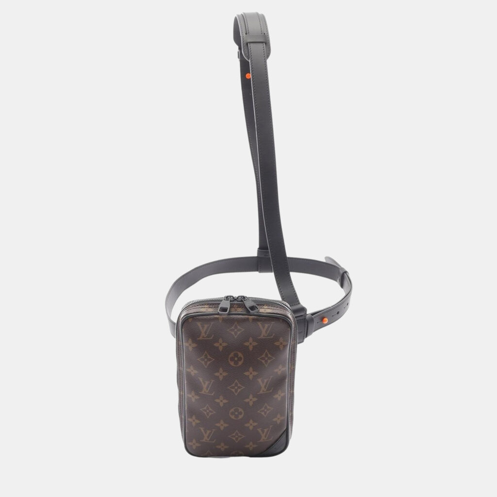 Louis Vuitton Utility Brown Monogram Solar Ray Canvas Men’s Waist Bag Louis Vuitton Utility Brown Monogram Solar Ray Canvas Men’s Waist Bag