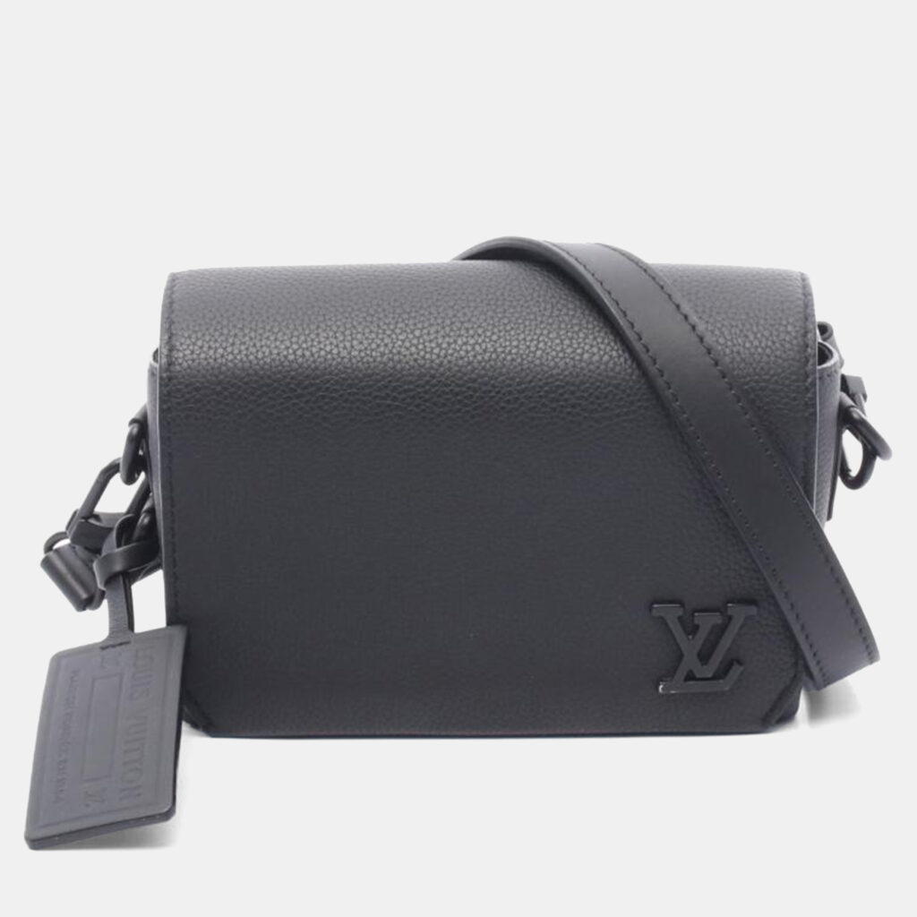 Louis Vuitton Fastline PM Black Aerogram Leather Wearable Wallet Louis Vuitton Fastline PM Black Aerogram Leather Wearable Wallet