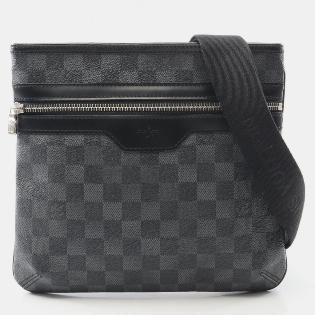 Louis Vuitton Tomas Shoulder Bag Damier Graphite Canvas Black Louis Vuitton Tomas Shoulder Bag Damier Graphite Canvas Black