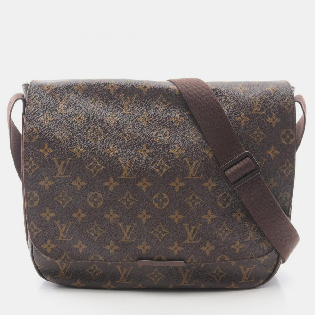 Louis Vuitton Messenger Barbour Mm Shoulder Bag Monogram Canvas Louis Vuitton Messenger Barbour Mm Shoulder Bag Monogram Canvas
