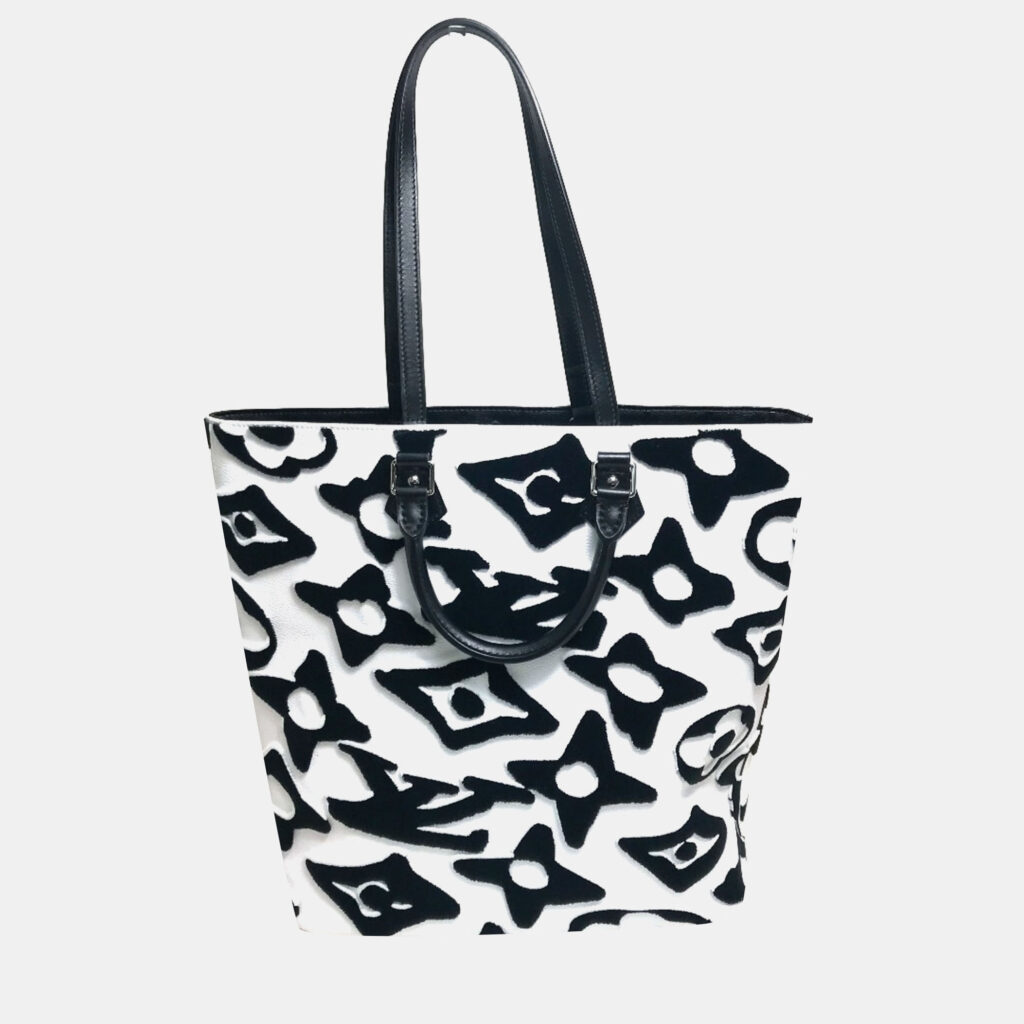Louis Vuitton Tufted Monogram Lvxuf Cabas Handbag/Tote Bag Coated Canvas White/Black Louis Vuitton Tufted Monogram Lvxuf Cabas Handbag/Tote Bag Coated Canvas White/Black