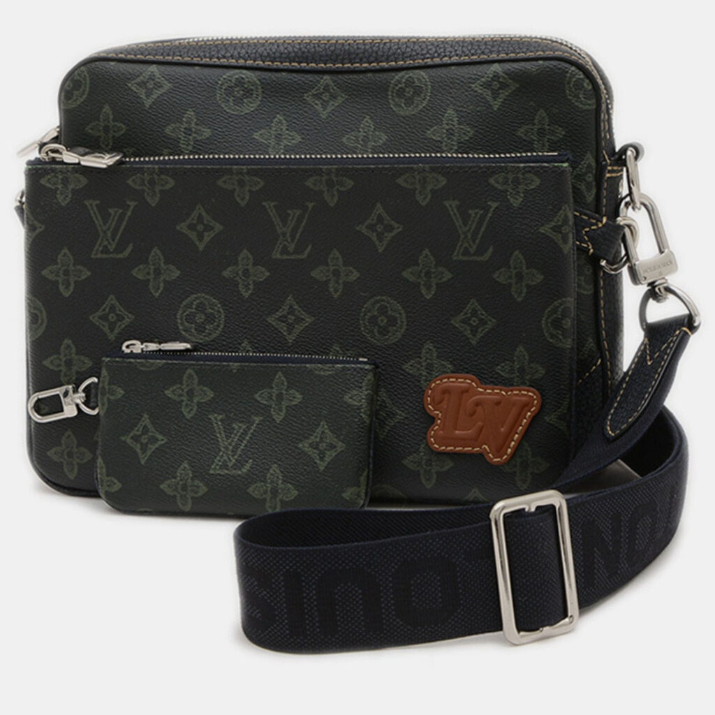 Louis Vuitton Trio Messenger Black Canvas Shoulder Bag Louis Vuitton Trio Messenger Black Canvas Shoulder Bag