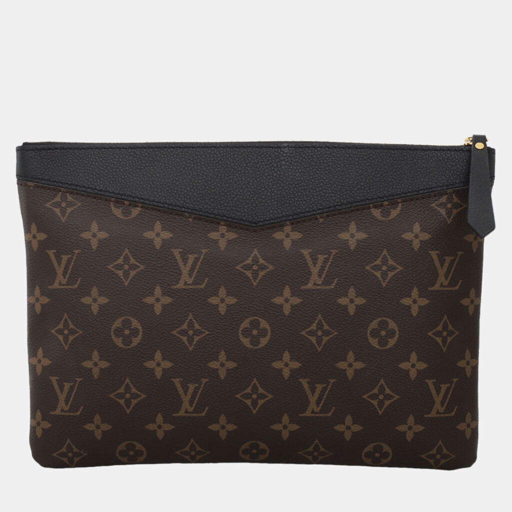 Louis Vuitton Monogram Daily Pouch Louis Vuitton Monogram Daily Pouch