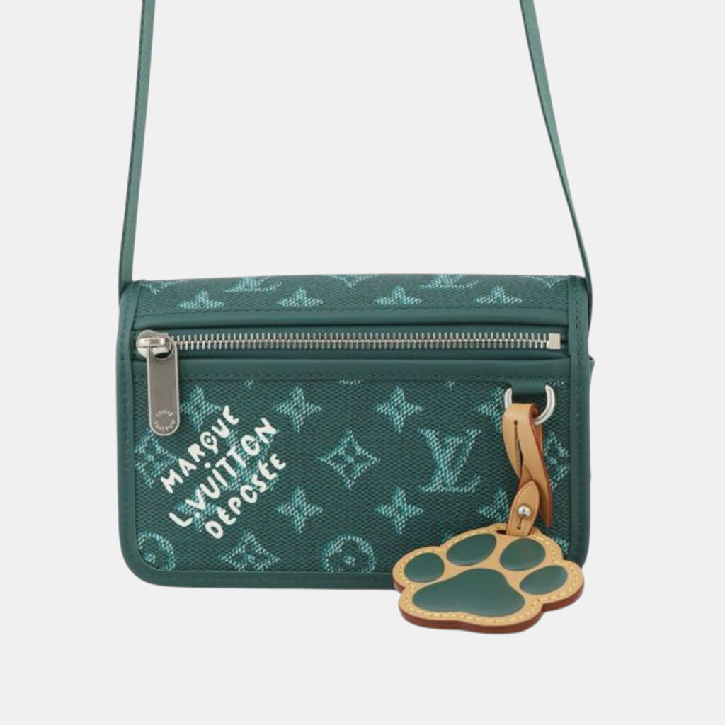 luxury-women-louis-vuitton-used-handbags-p1244624-001.jpg Louis Vuitton Green Monogram Heritage Bosphore Wearable Wallet