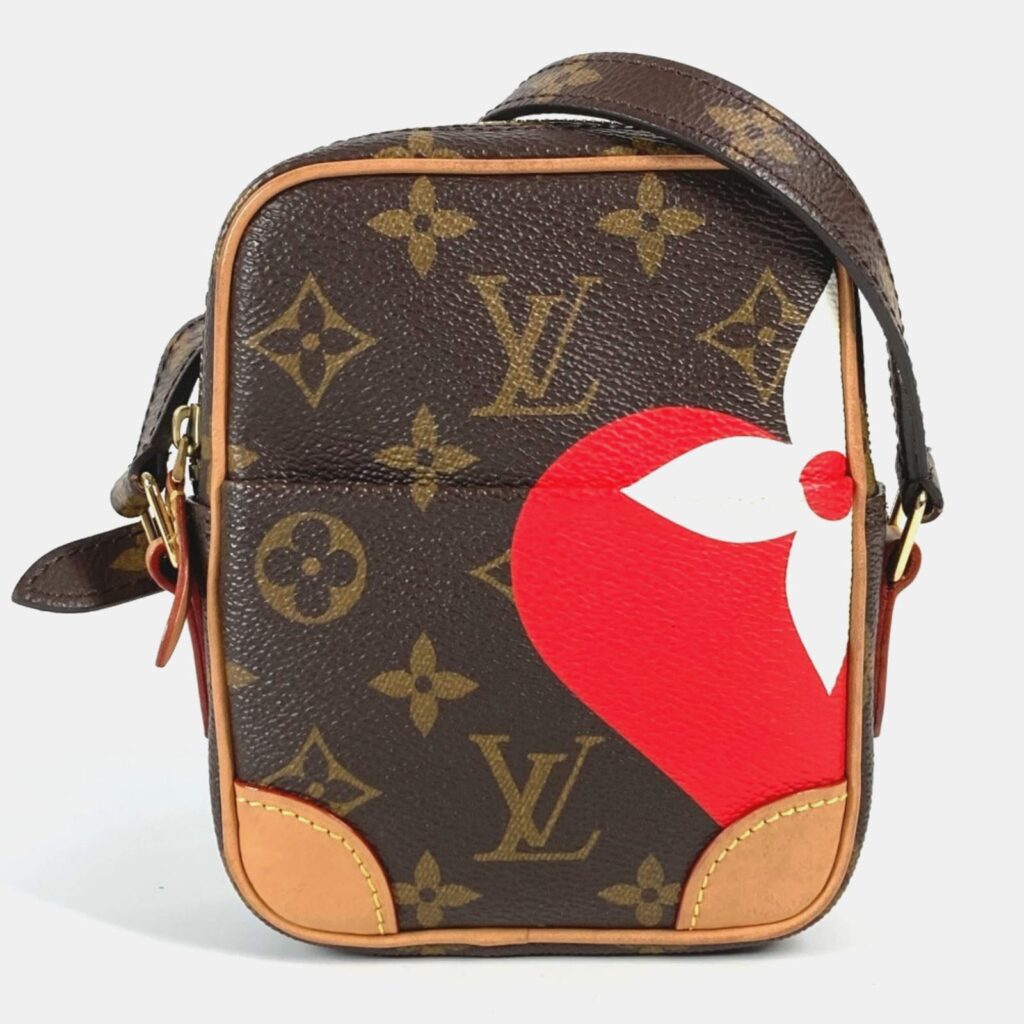 Louis Vuitton Monogram Game On Collection Panam Pochette Small Heart Shoulder Bag In Canvas Brown Louis Vuitton Monogram Game On Collection Panam Pochette Small Heart Shoulder Bag In Canvas Brown