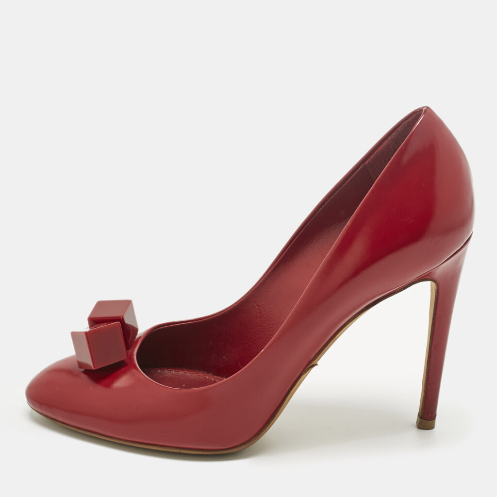 Louis Vuitton Red Patent Leather Dice Pumps Size 37 Louis Vuitton Red Patent Leather Dice Pumps Size 37