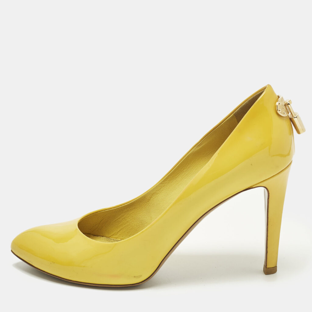 Louis Vuitton Oh Really! Size 37 Yellow Patent Leather Pumps