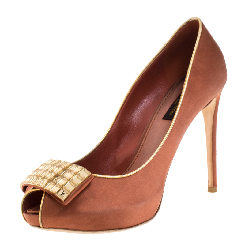 Louis Vuitton Bronze Satin Music Hall Open Toe Pumps Size 38 Louis Vuitton Bronze Satin Music Hall Open Toe Pumps Size 38