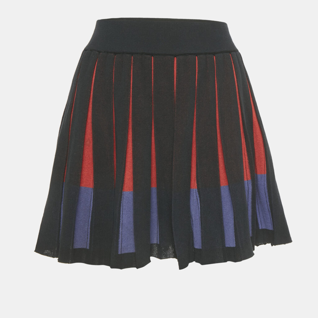 luxury-women-m-missoni-used-clothes-p1212168-007-1.jpg M Missoni Multicolor Knit Pleated Mini Skirt M