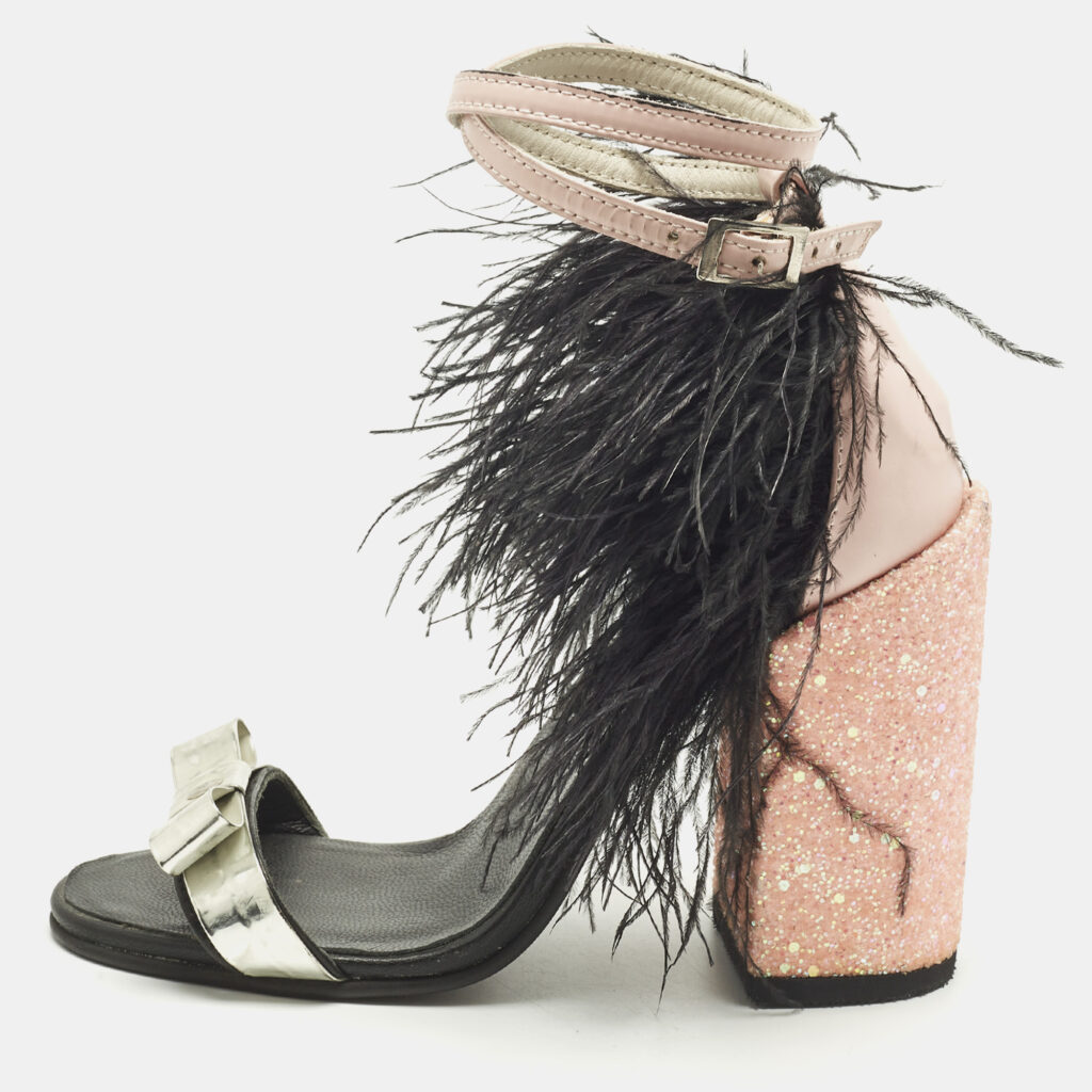 Mach & Mach Size 38 Leather and Patent Feather Embellished Ankle Strap Block Heel Sandals Mach & Mach Size 38 Leather and Patent Feather Embellished Ankle Strap Block Heel Sandals