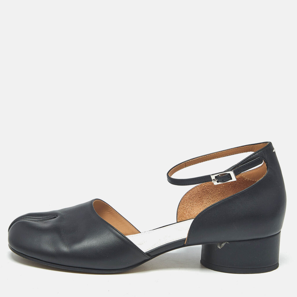 Maison Martin Margiela Black Leather Tabi Mary Jane Pumps Size 41 Maison Martin Margiela Black Leather Tabi Mary Jane Pumps Size 41