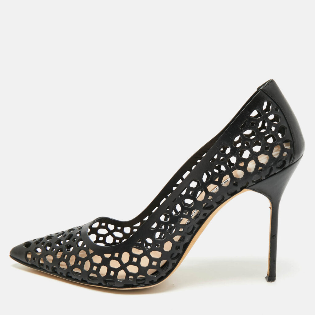 luxury-women-manolo-blahnik-used-shoes-p1179108-010-1.jpg Manolo Blahnik Black Laser Cut Leather Pointed Toe Pumps Size 40