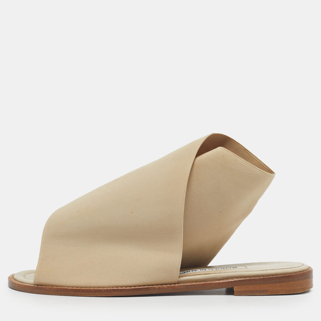 Manolo Blahnik Cream Fabric Flat Slides Size 39 Manolo Blahnik Cream Fabric Flat Slides Size 39
