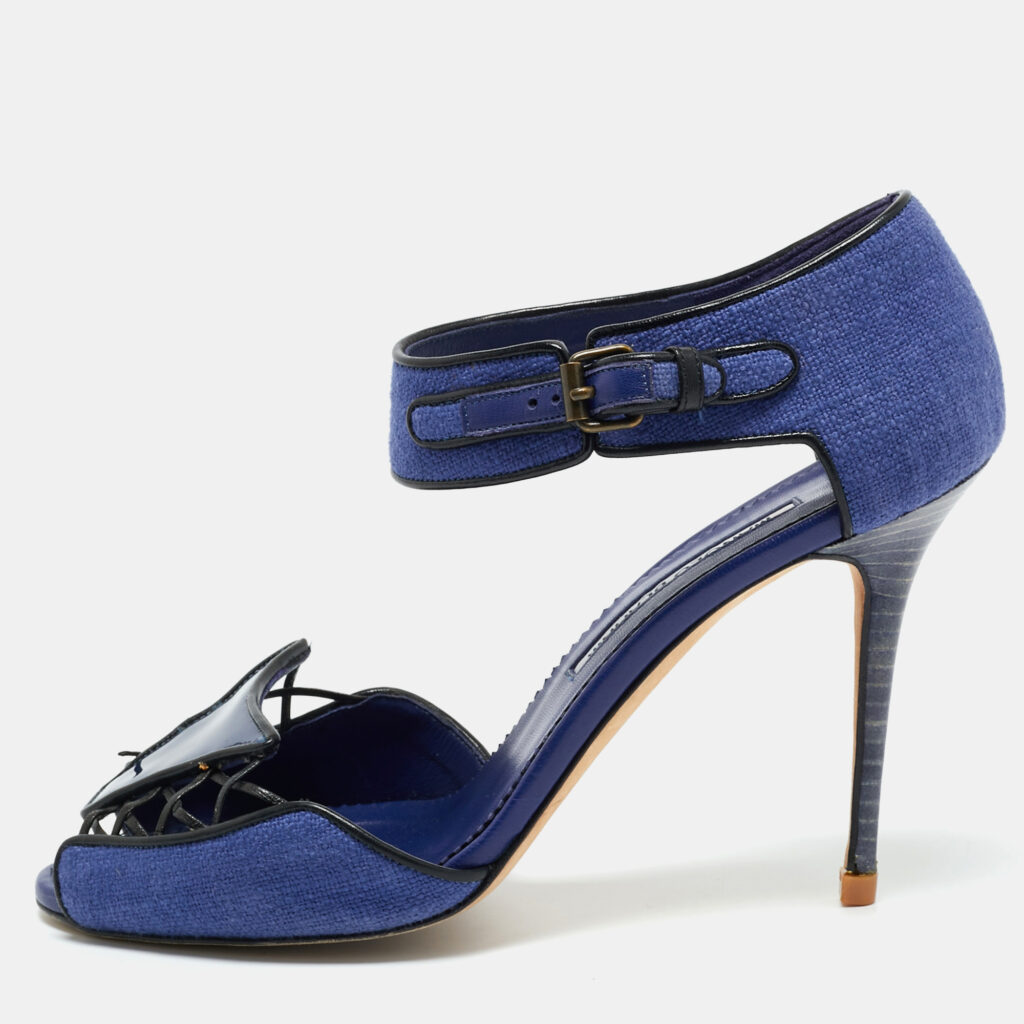 Manolo Blahnik Navy Blue Fabric and Patent Leather Ankle Strap Sandals Size 37.5 Manolo Blahnik Navy Blue Fabric and Patent Leather Ankle Strap Sandals Size 37.5