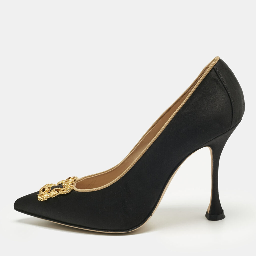Manolo Blahnik Black Satin Hangisi Crystal Embellished Pumps Size 38 Manolo Blahnik Black Satin Hangisi Crystal Embellished Pumps Size 38