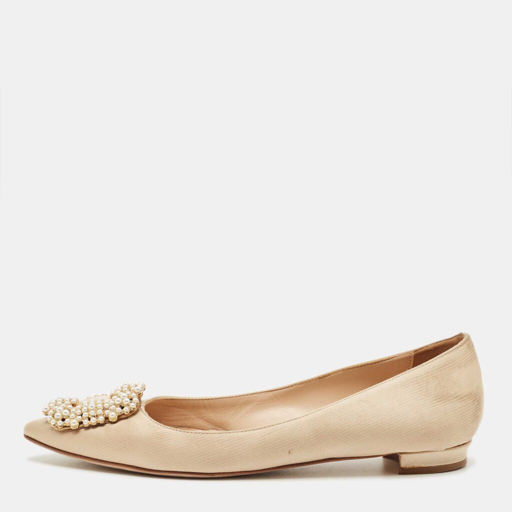 Manolo Blahnik Beige Satin Hangisi Ballet Flats Size 36 Manolo Blahnik Beige Satin Hangisi Ballet Flats Size 36