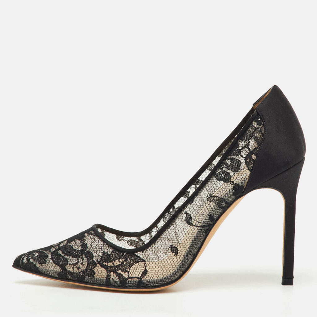 Manolo Blahnik Black Lace and Satin BB Pointed Toe Pumps Size 36.5