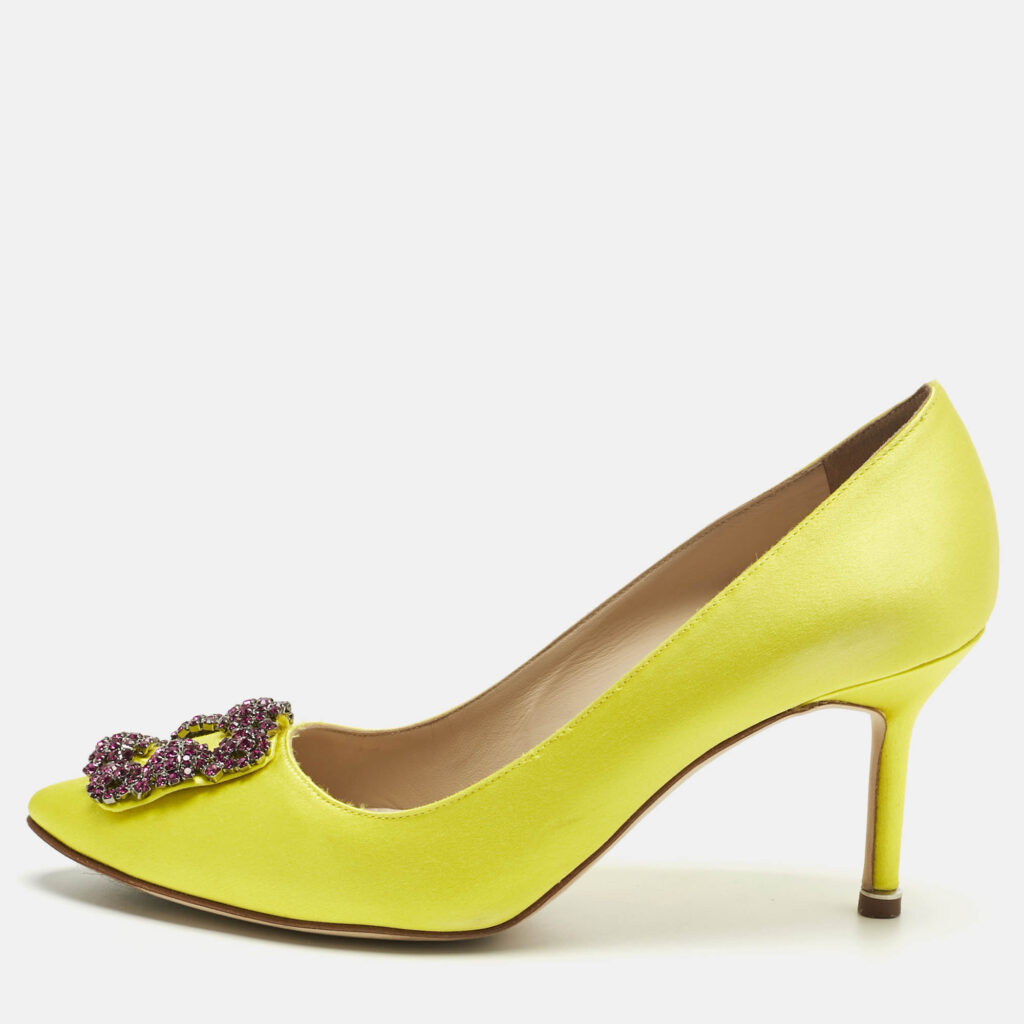 Manolo Blahnik Yellow Satin Hangisi Pumps Size 38.5 Manolo Blahnik Yellow Satin Hangisi Pumps Size 38.5