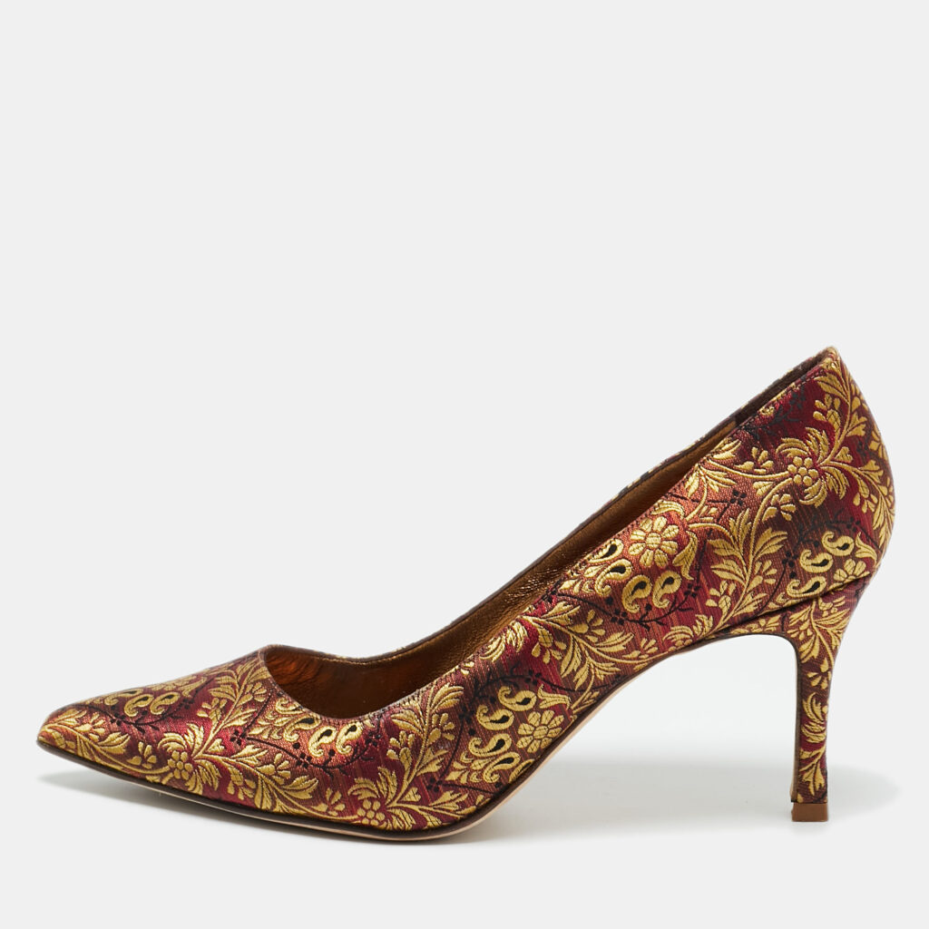 Manolo Blahnik Multicolor Brocade Fabric BB Pointed Toe Pumps Size 36