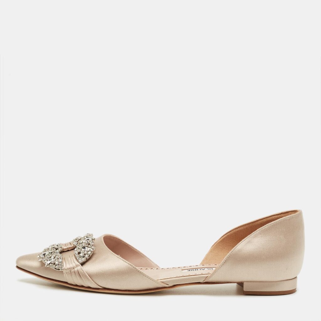 Manolo Blahnik Beige Satin Luanda Crystal Embellish Ballet Flats Size 38 Manolo Blahnik Beige Satin Luanda Crystal Embellish Ballet Flats Size 38