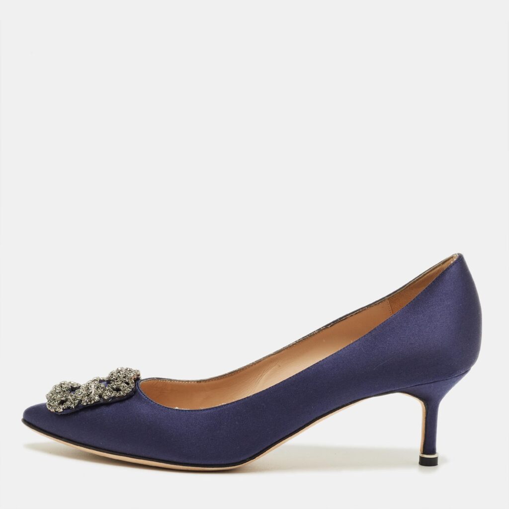 Manolo Blahnik Navy Blue Satin Hangisi Pumps Size 39.5 Manolo Blahnik Navy Blue Satin Hangisi Pumps Size 39.5
