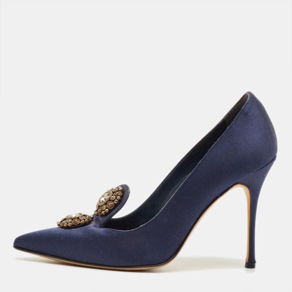 Manolo Blahnik Size 39 Navy Blue Satin Crystal Embellished Pumps Manolo Blahnik Size 39 Navy Blue Satin Crystal Embellished Pumps