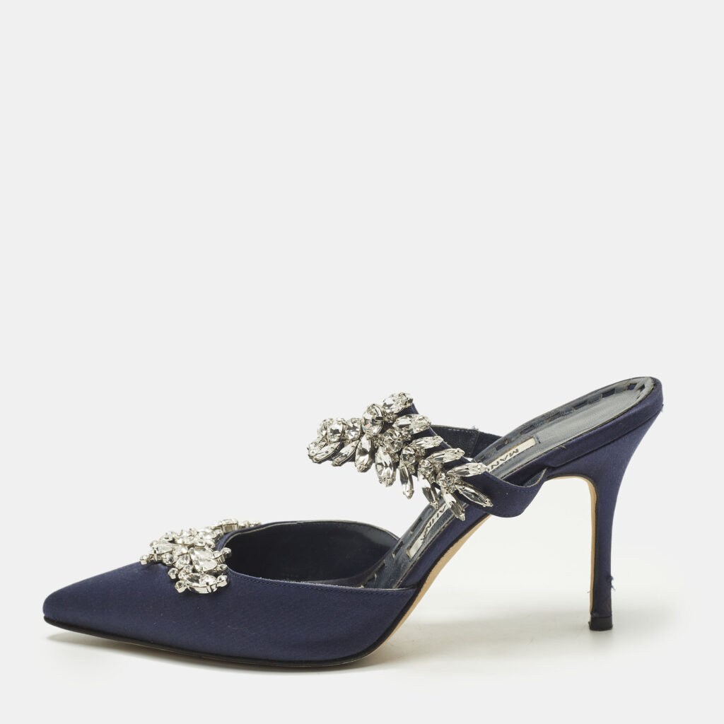 Manolo Blahnik Lurum Size 37.5 Navy Blue Satin Heel Mules Manolo Blahnik Lurum Size 37.5 Navy Blue Satin Heel Mules
