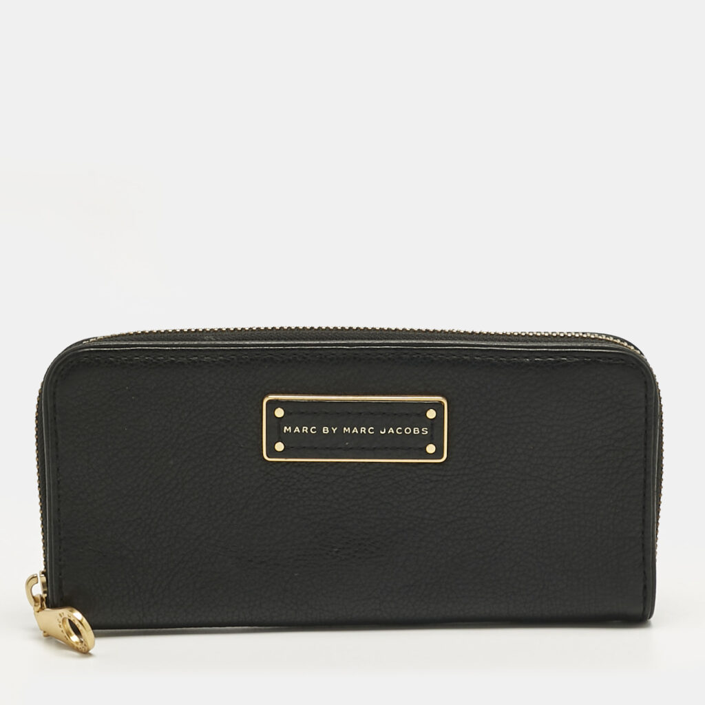 Marc by Marc Jacobs Black Leather Too Hot to Handle Continental Wallet Marc by Marc Jacobs Black Leather Too Hot to Handle Continental Wallet