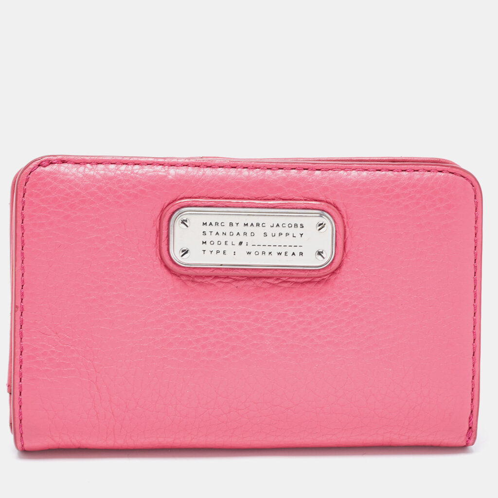 Marc by Marc Jacobs Pink Leather Zip Around Wallet Marc by Marc Jacobs Pink Leather Zip Around Wallet