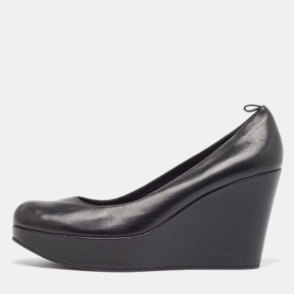 luxury-women-marc-by-marc-jacobs-used-shoes-p953227-003.jpg Marc by Marc Jacobs Black Leather Wedge Platform Pumps Size 37