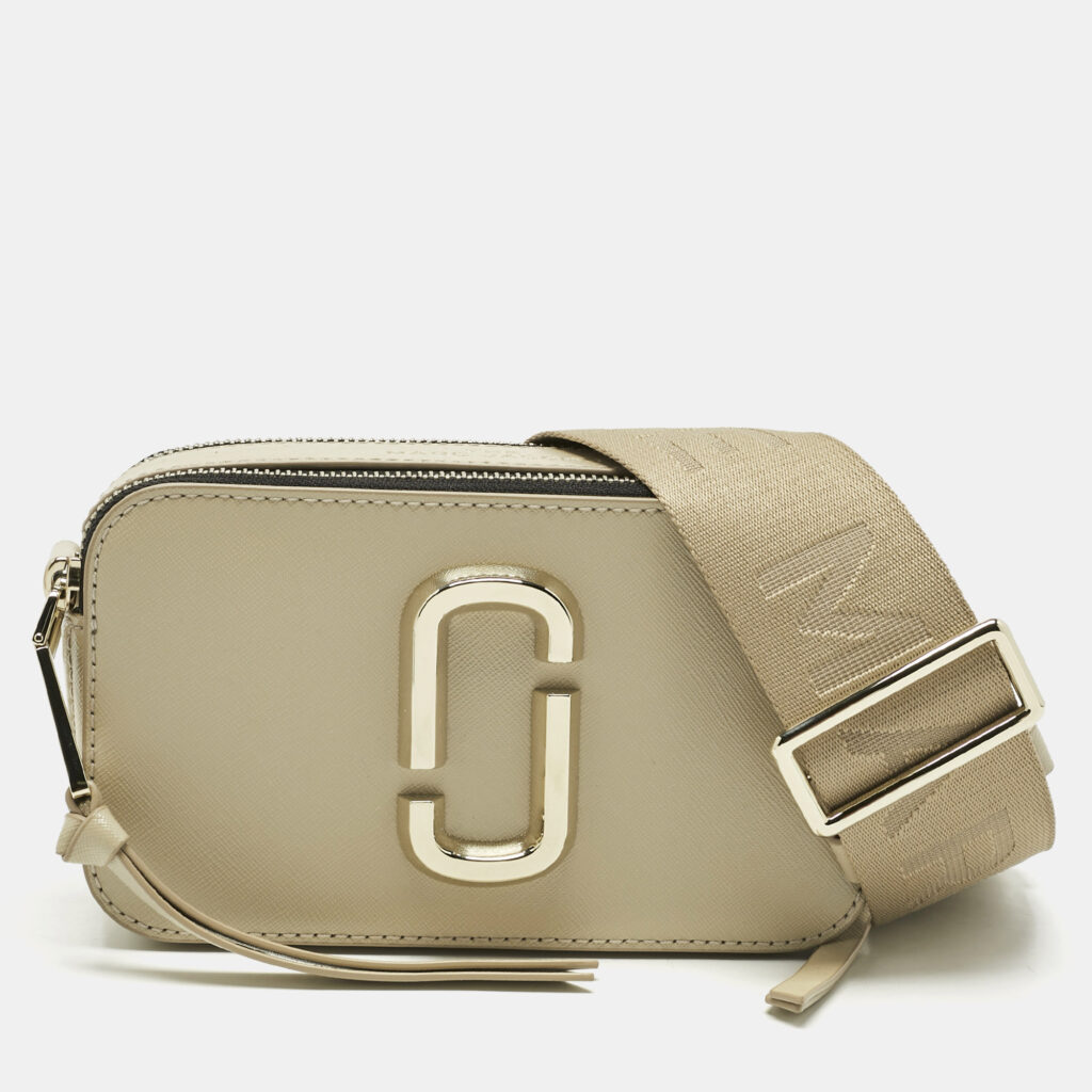 Marc Jacobs Beige Patent Leather Snapshot Camera Crossbody Bag Marc Jacobs Beige Patent Leather Snapshot Camera Crossbody Bag