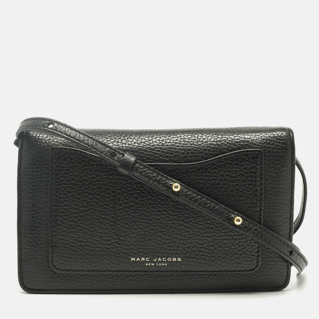 luxury-women-marc-jacobs-used-handbags-p1242184-012-1.jpg Marc Jacobs Black Leather Flap Crossbody Bag