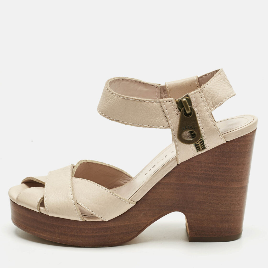 Marc Jacobs Beige Leather Ankle Strap Sandals Size 36.5 Marc Jacobs Beige Leather Ankle Strap Sandals Size 36.5