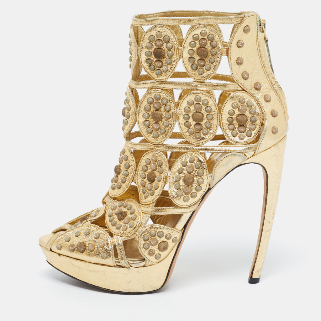 McQ by Alexander McQueen Gold Leather Embellished Platform Sandals Size 40 McQ by Alexander McQueen Gold Leather Embellished Platform Sandals Size 40