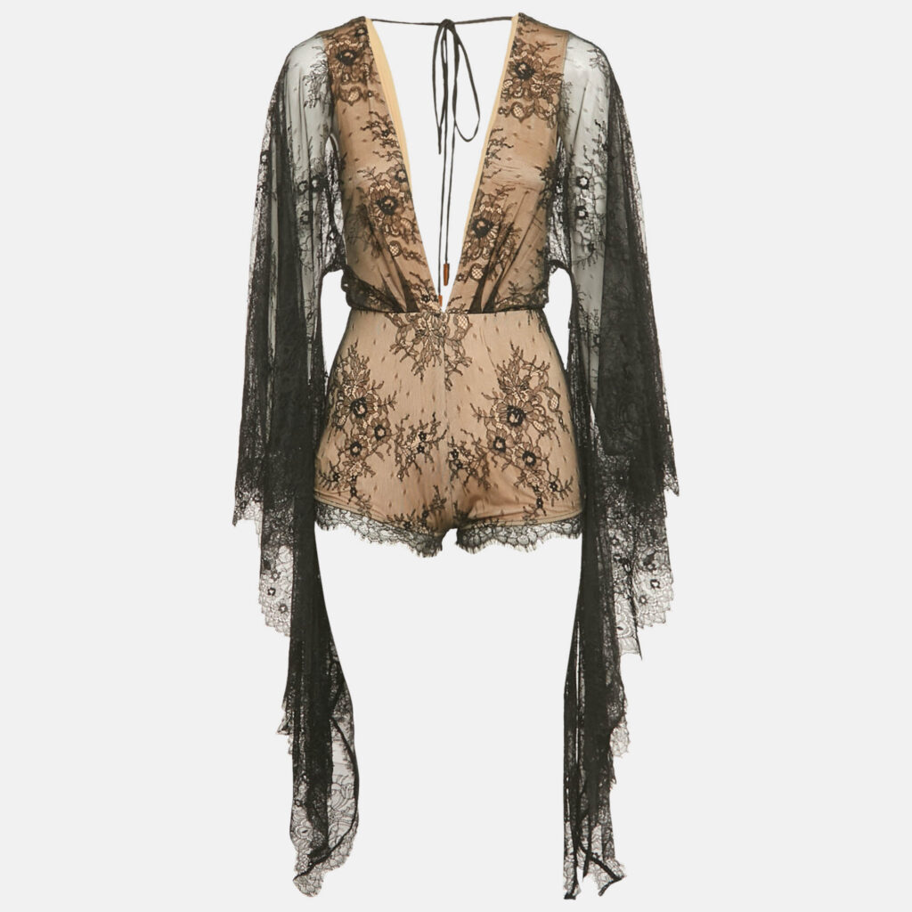 luxury-women-michael-costello-used-clothes-p1234222-006.jpg Michael Costello x Revolve Black Lace Flared Sleeve Bodysuit S