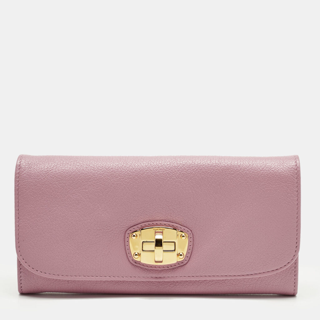 Miu Miu Pink Leather Twist Lock Flap Continental Wallet Miu Miu Pink Leather Twist Lock Flap Continental Wallet