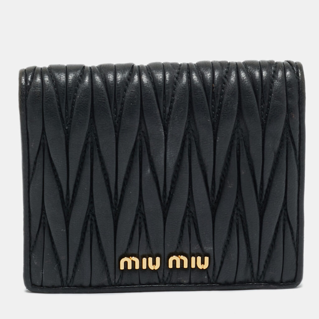 Miu Miu Black Matelassé Leather Bifold Card Case Miu Miu Black Matelassé Leather Bifold Card Case