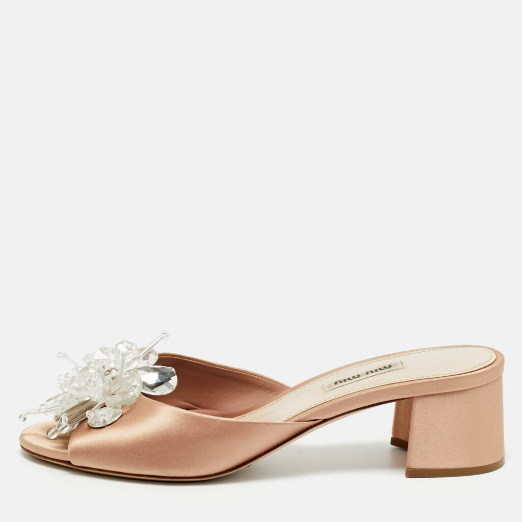 Miu Miu Light Pink Satin Crystal Embellished Slide Sandals Size 38.5 Miu Miu Light Pink Satin Crystal Embellished Slide Sandals Size 38.5