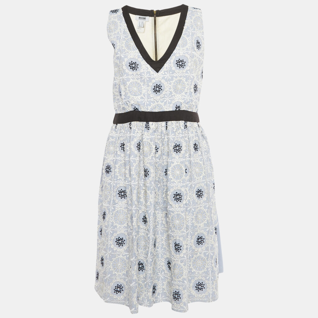 luxury-women-moschino-cheap-and-chic-used-clothes-p1244600-002-1.jpg Moschino Cheap and Chic Blue /White Striped Embroidered Cotton Blend Midi Dress L