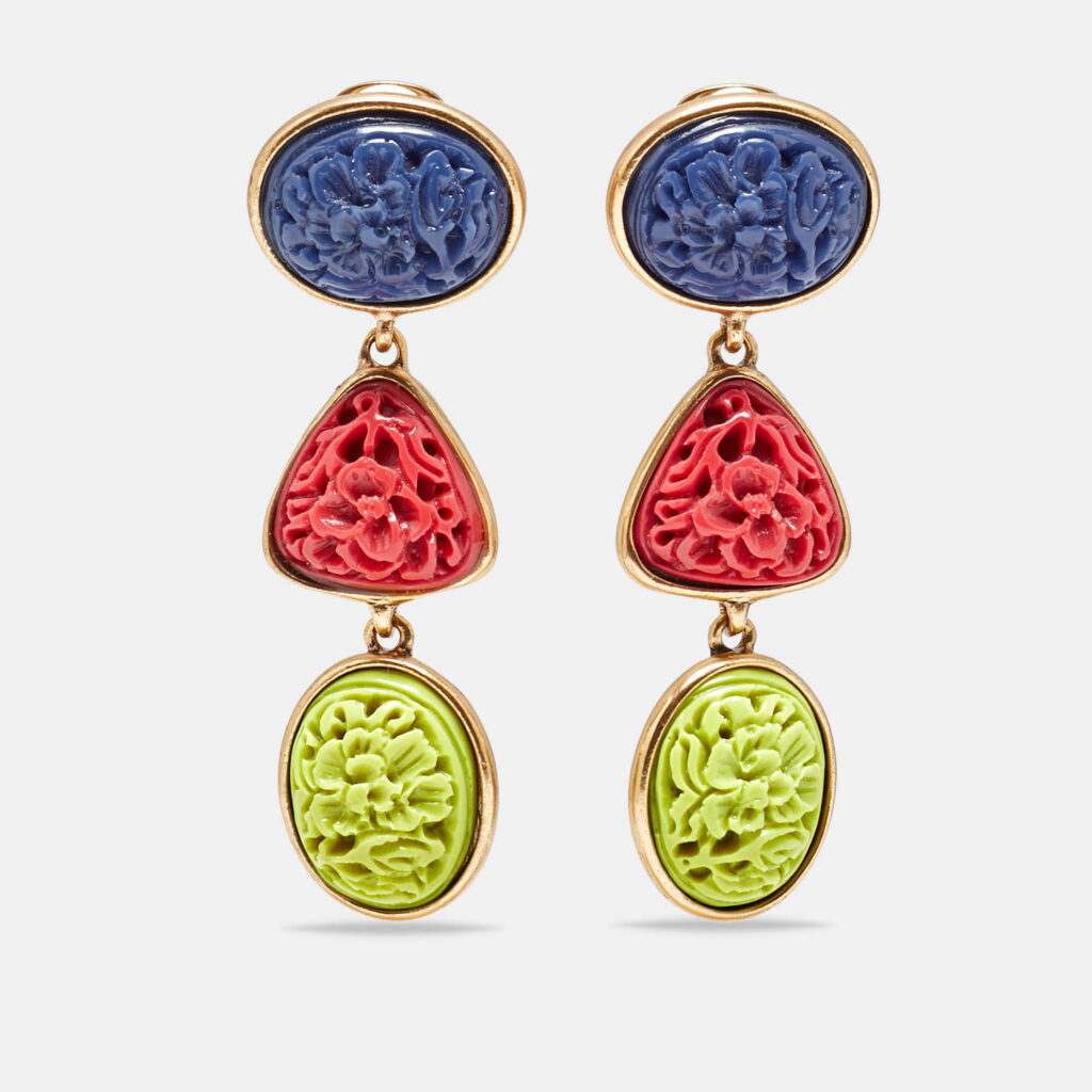 Oscar de la renta Carved Resin Gold Tone Clip-On Drop Earrings Oscar de la renta Carved Resin Gold Tone Clip-On Drop Earrings