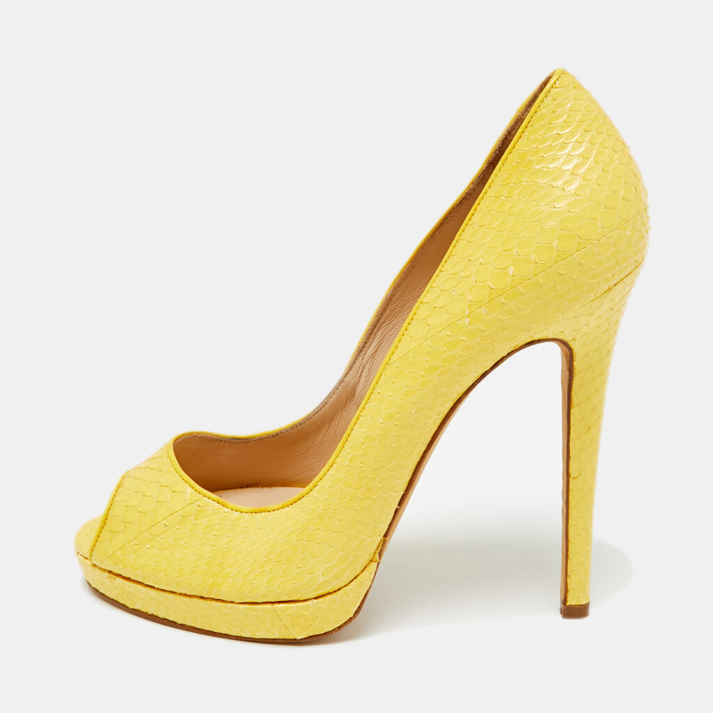 Oscar de la Renta Size 38 Yellow Python Leather Peep Toe Pumps