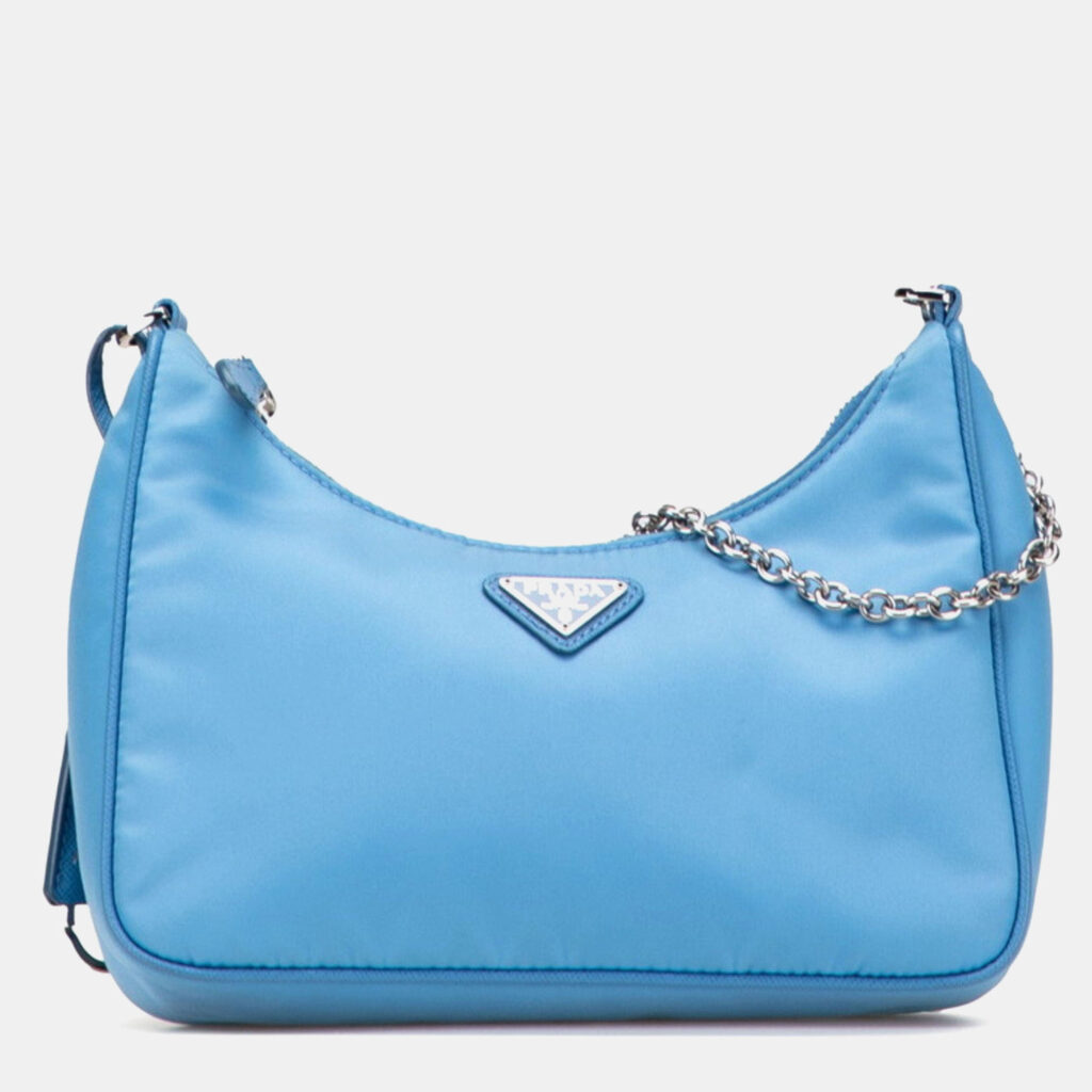 luxury-women-prada-used-handbags-p1248607-006-1.jpg Prada Triangle Logo Plate Re-Edition 2005 Handbag Light Blue Nylon