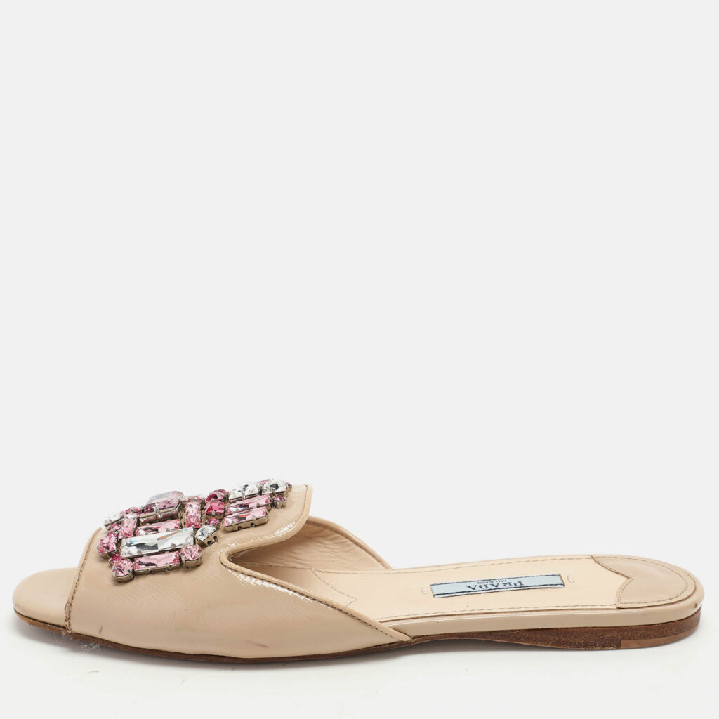 Prada Beige Saffiano Patent Leather Embellished Flat Slides Size 36 Prada Beige Saffiano Patent Leather Embellished Flat Slides Size 36