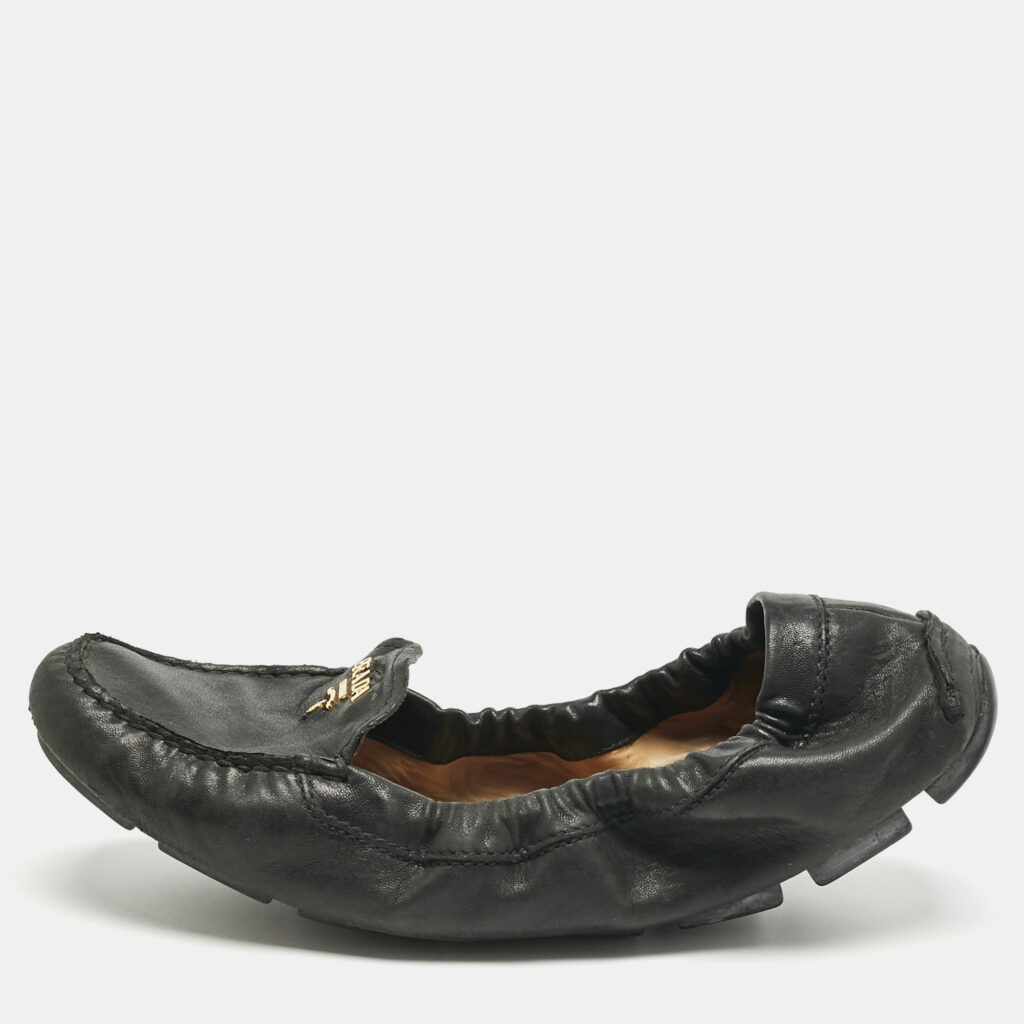 Prada Black Leather Scrunch Ballet Flats Size 39 Prada Black Leather Scrunch Ballet Flats Size 39