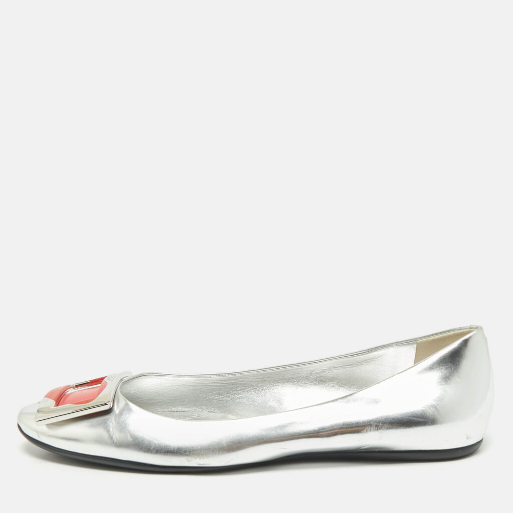 luxury-women-roger-vivier-used-shoes-p1186486-010-1.jpg Roger Vivier Silver Leather Gommette Love Ballet Flats Size 41