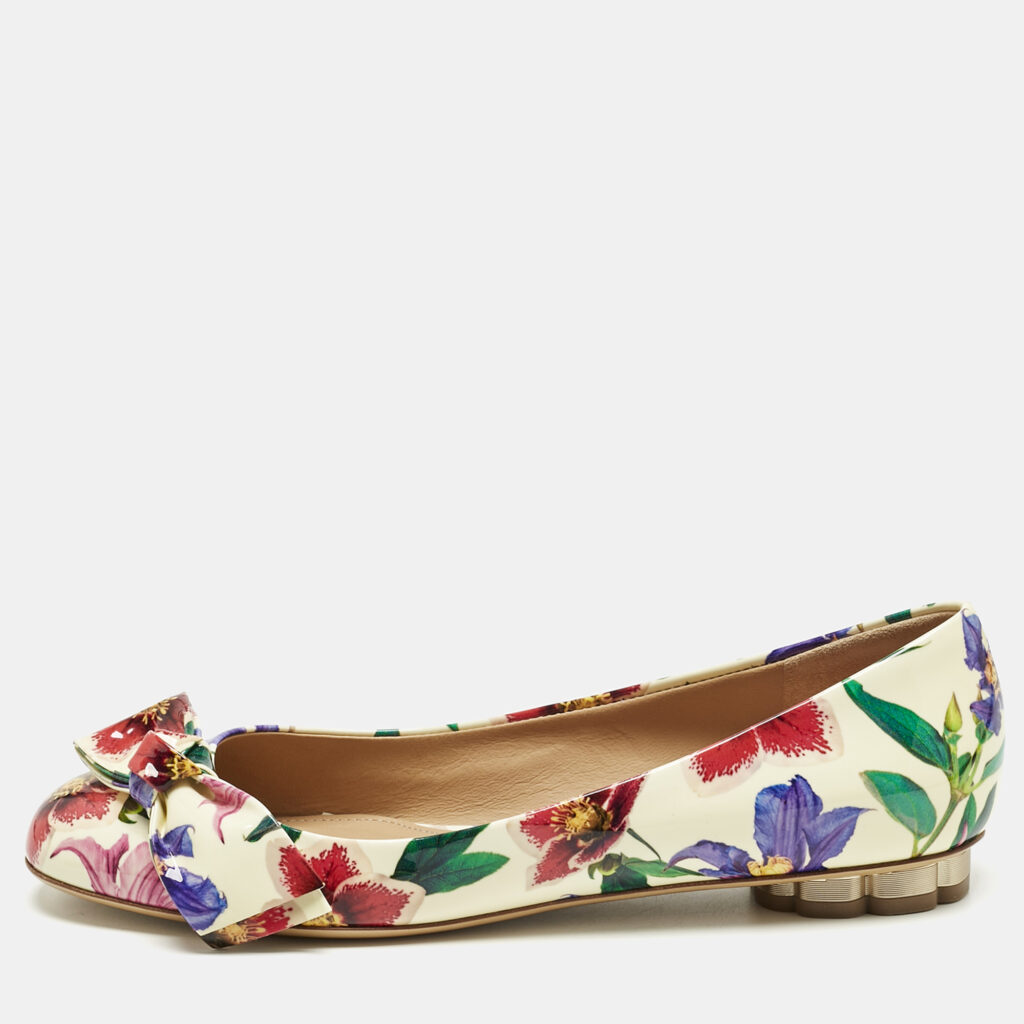 luxury-women-salvatore-ferragamo-new-shoes-p1219277-001-1.jpg Salvatore Ferragamo Multicolor Patent Leather Floral Avola Ballet Flats Size 37