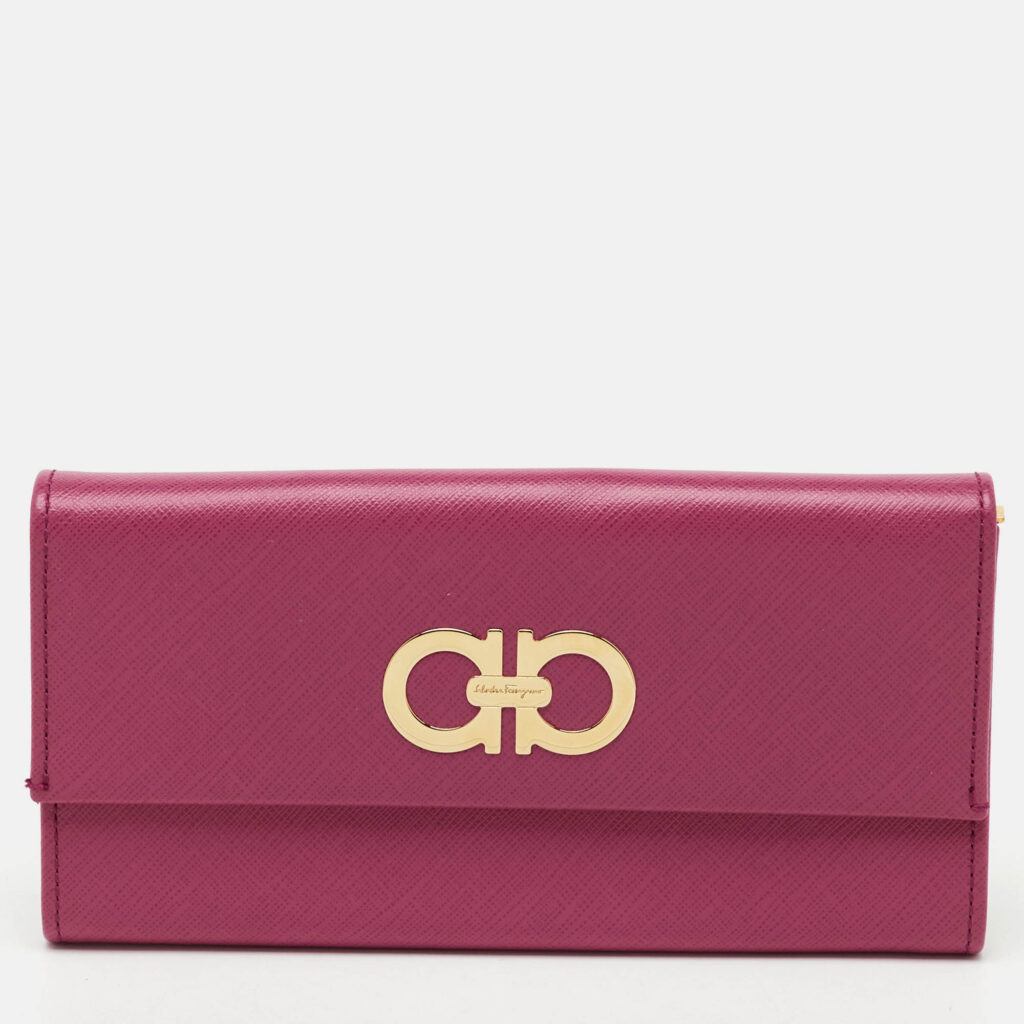 Salvatore Ferragamo Pink Leather Gancio Flap Continental Wallet Salvatore Ferragamo Pink Leather Gancio Flap Continental Wallet