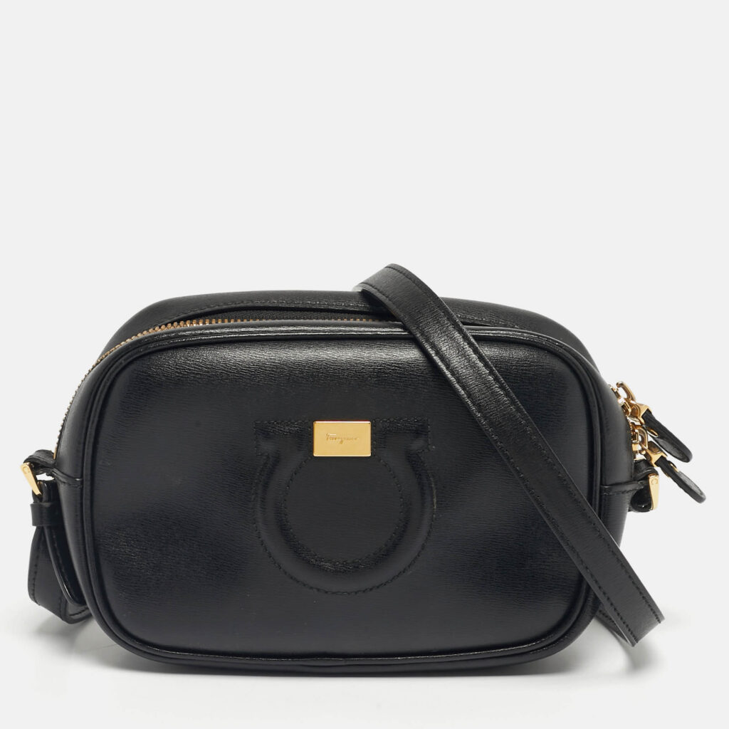 Salvatore Ferragamo Black Leather Gancio City Shoulder Bag Salvatore Ferragamo Black Leather Gancio City Shoulder Bag