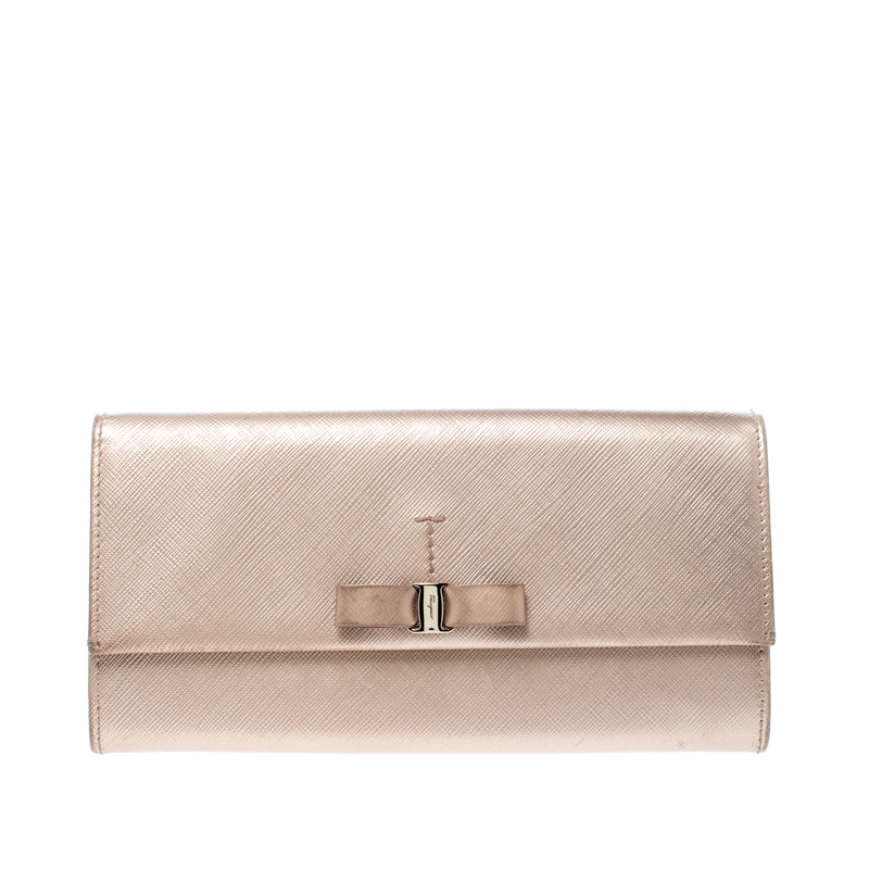 Salvatore Ferragamo Beige Metallic Leather Bow Continental Wallet Salvatore Ferragamo Beige Metallic Leather Bow Continental Wallet