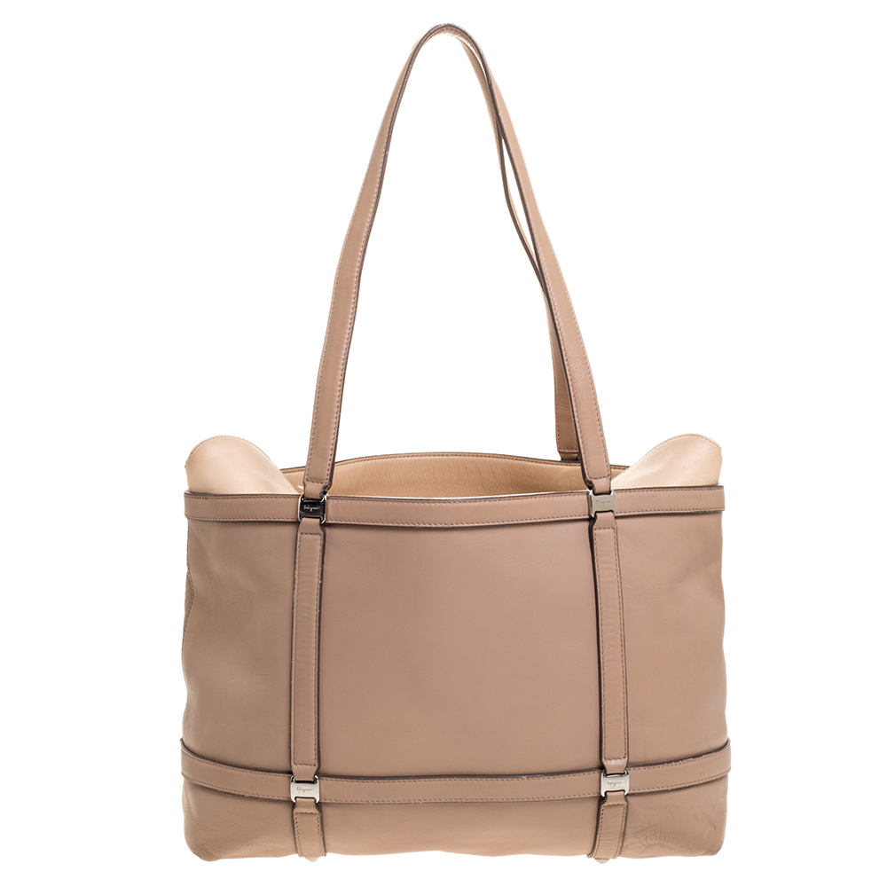 Salvatore Ferragamo Beige Leather Tote Salvatore Ferragamo Beige Leather Tote